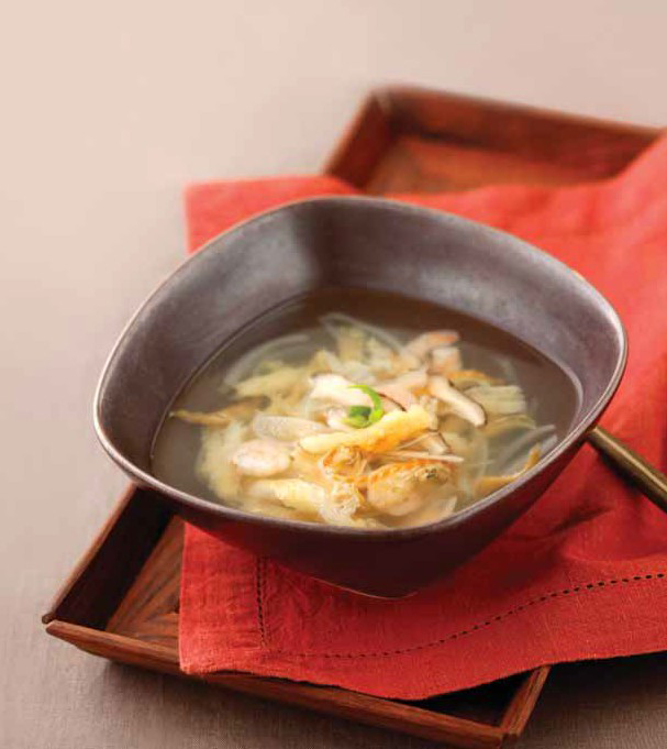Sagwa Saeu Bugeoguk (Korean Dried Pollock Soup with Apple and Shrimp)