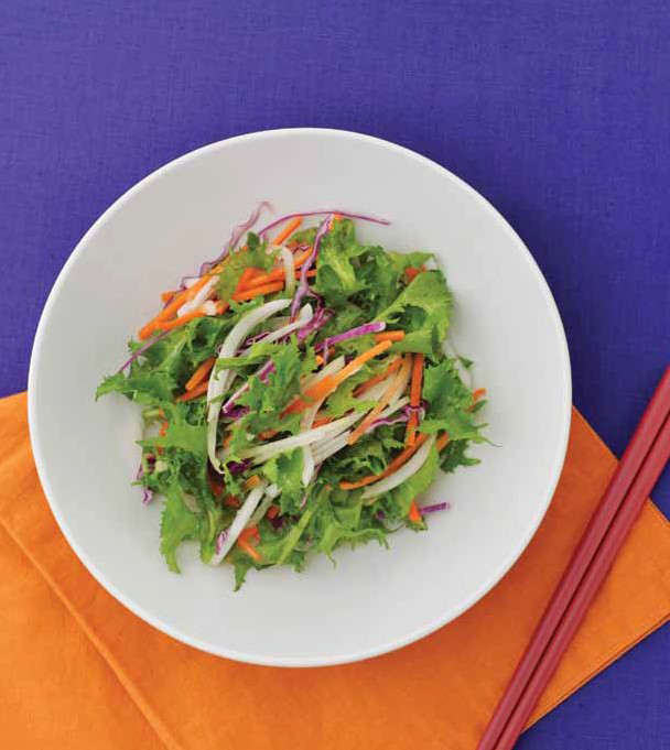 Chicory Salad with Olive Garlic Dressing (Chikeori Saelleodeu)