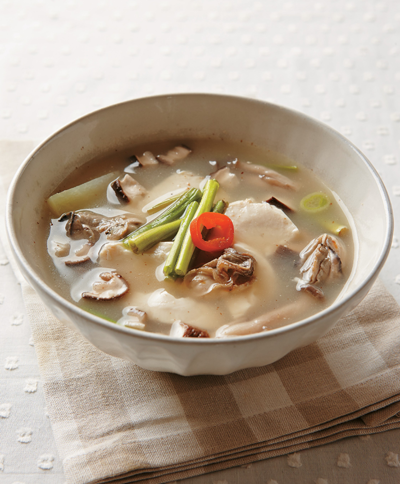 Deulkkae Sundubu Jjigae (Korean Soft Tofu Stew with Perilla Seed Powder)